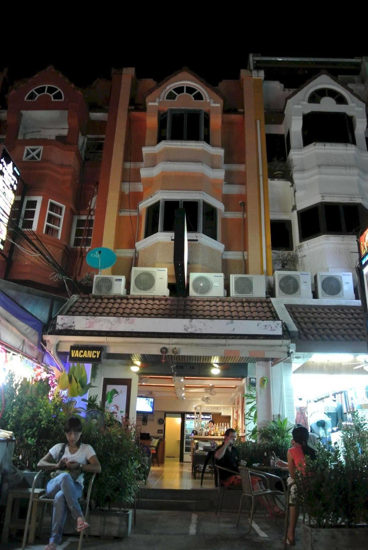 Karon Sunshine Guesthouse & Bar Exterior photo